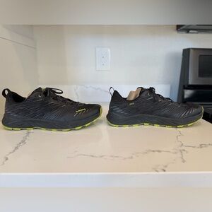 Lowa AMPLUX Men’s Hiking/Trail Running Shoe. Black/Lime. Size 13.